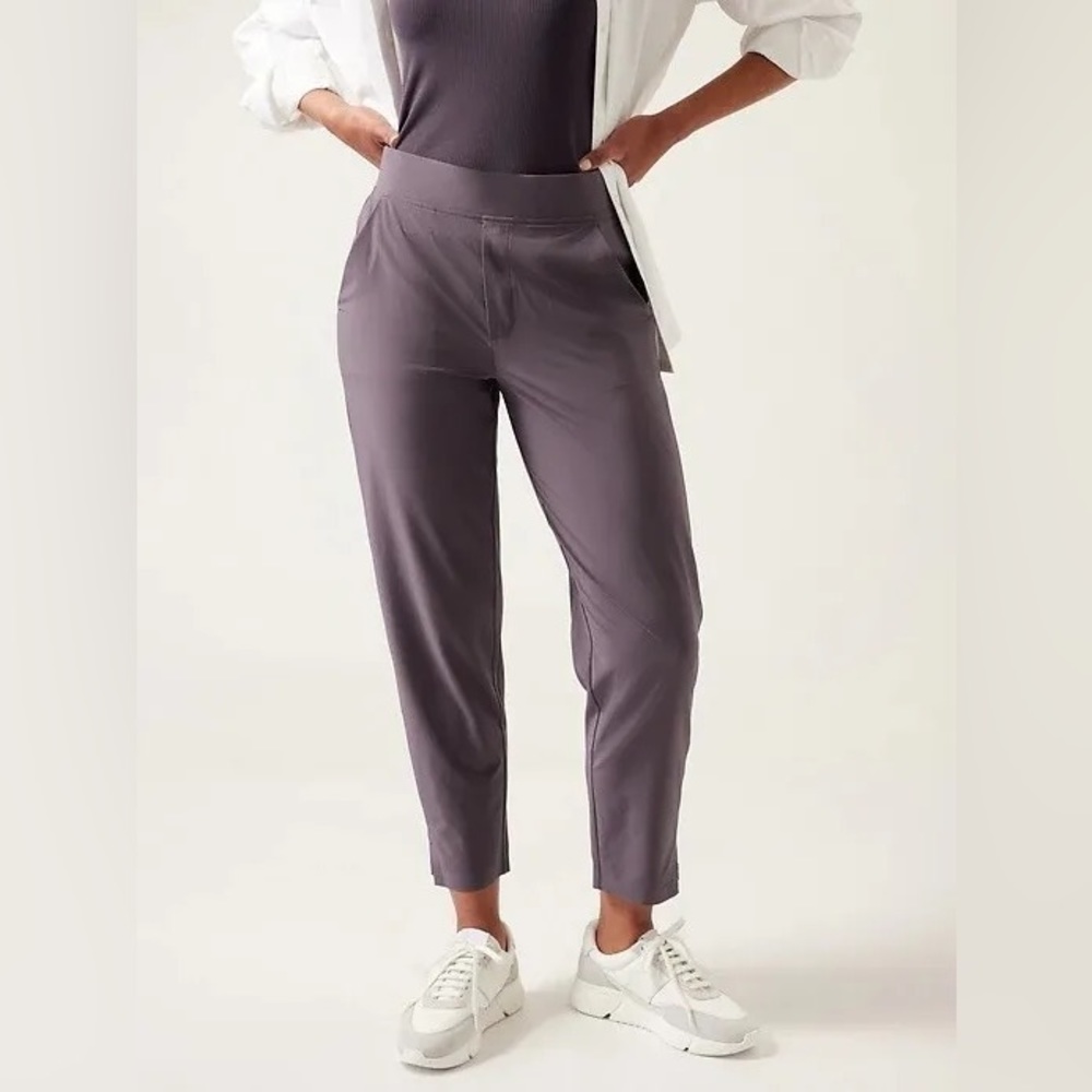 ✨NWT✨ Athleta Brooklyn Ankle Pant in Dusk Violet, size 26